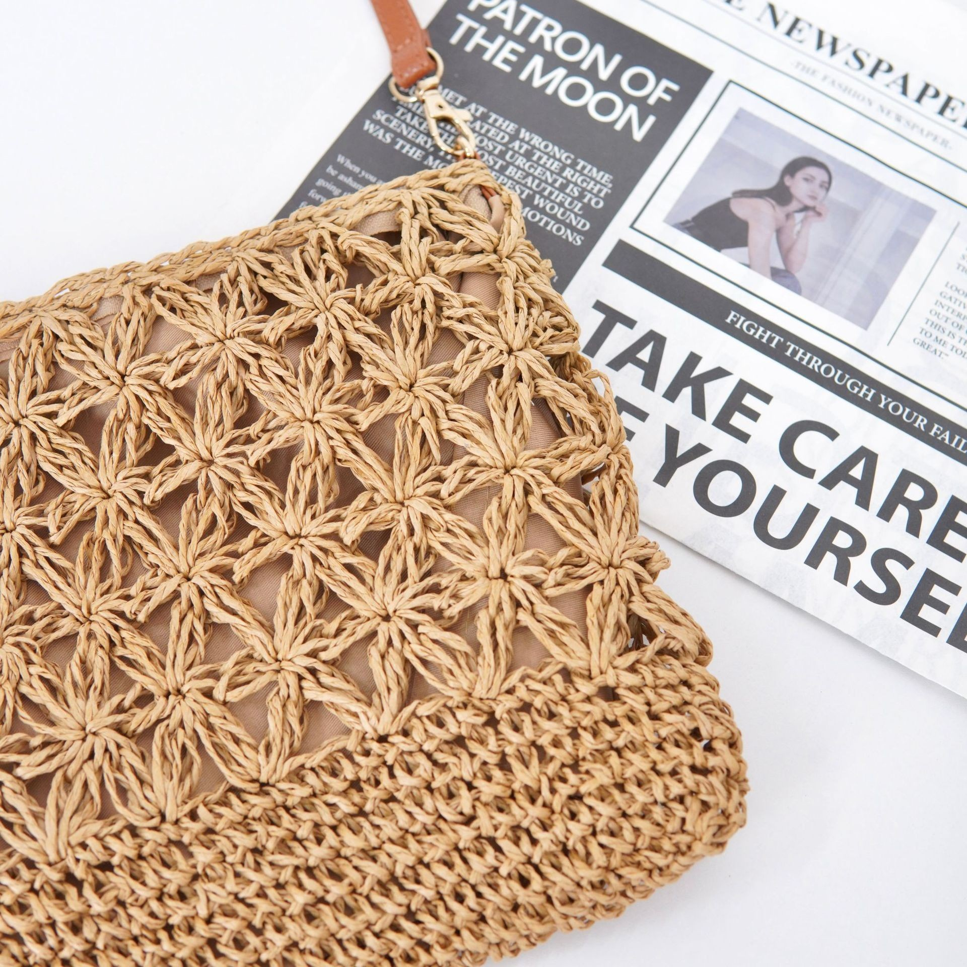 Summer Starburst Straw Envelope Bag – 2-in-1 Versatility