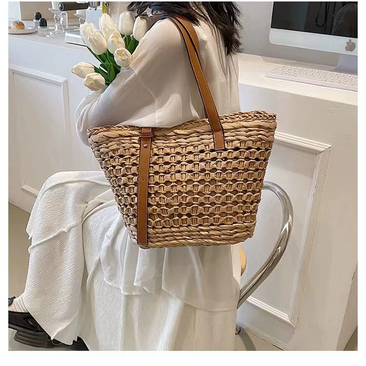 Hollow Woven Straw Tote Bag, Leather Strap Literary Oriental Style Zipper Shoulder Handbag, Medium Horizontal Square Summer Daily Shopper Purse (Khaki, Off White)