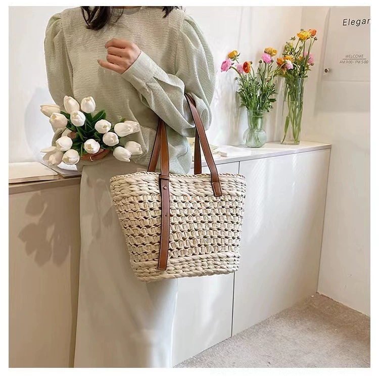 Hollow Woven Straw Tote Bag, Leather Strap Literary Oriental Style Zipper Shoulder Handbag, Medium Horizontal Square Summer Daily Shopper Purse (Khaki, Off White)