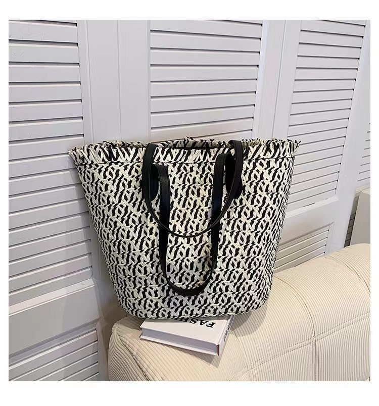 Fringe Plaid Paper Straw Tote Bag, Minimal Urban Style Leather Shoulder Strap Zipper Woven Shopper Purse, Medium Vertical Square Summer Daily Handbag