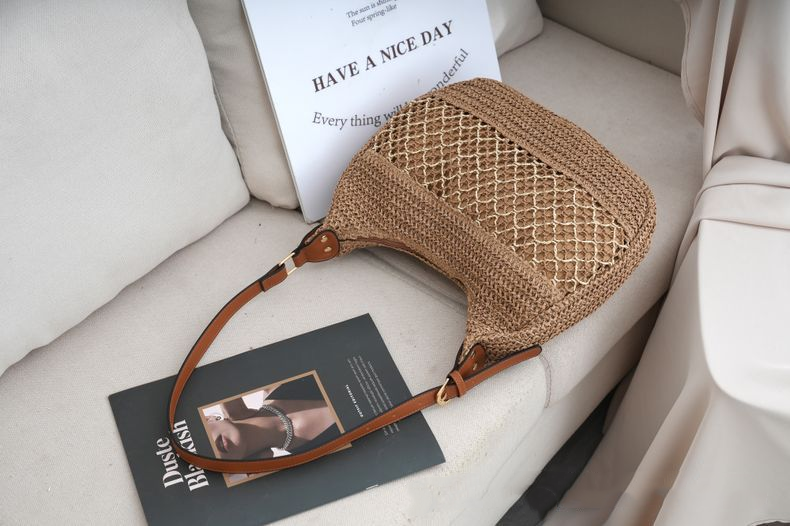 Hollow Woven Straw Hobo Underarm Bag, Urban Minimalist Zipper Shoulder Purse, Medium Oval Spring Daily Handbag in Khaki, Off White