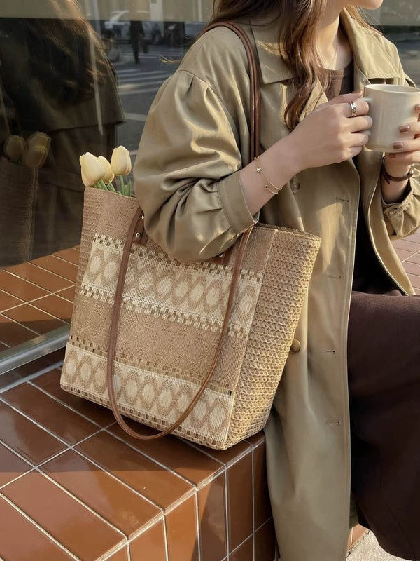 Striped Hollow Straw Large Tote Bag, Cross-border Trend Zipper Woven Shoulder Purse, Summer 2026 Horizontal Square Beach Handbag Khaki Off White